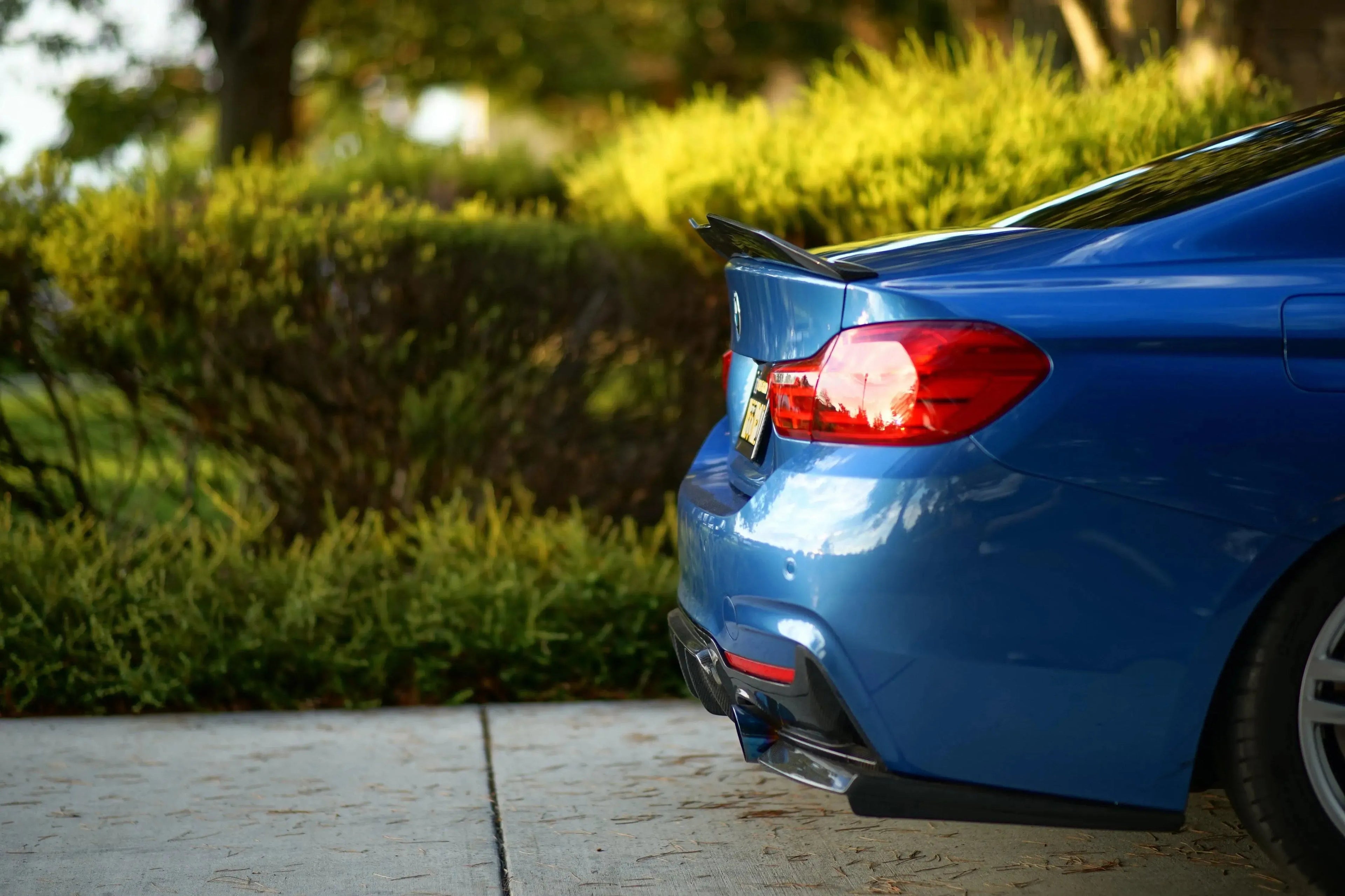 V Style Carbon Fiber Rear Canard Splitters - BMW F80 M3 & F82 / F83 M4 BM Plugs